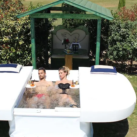 Il Nido D'amore - Colombaie Bed & Breakfast 4*